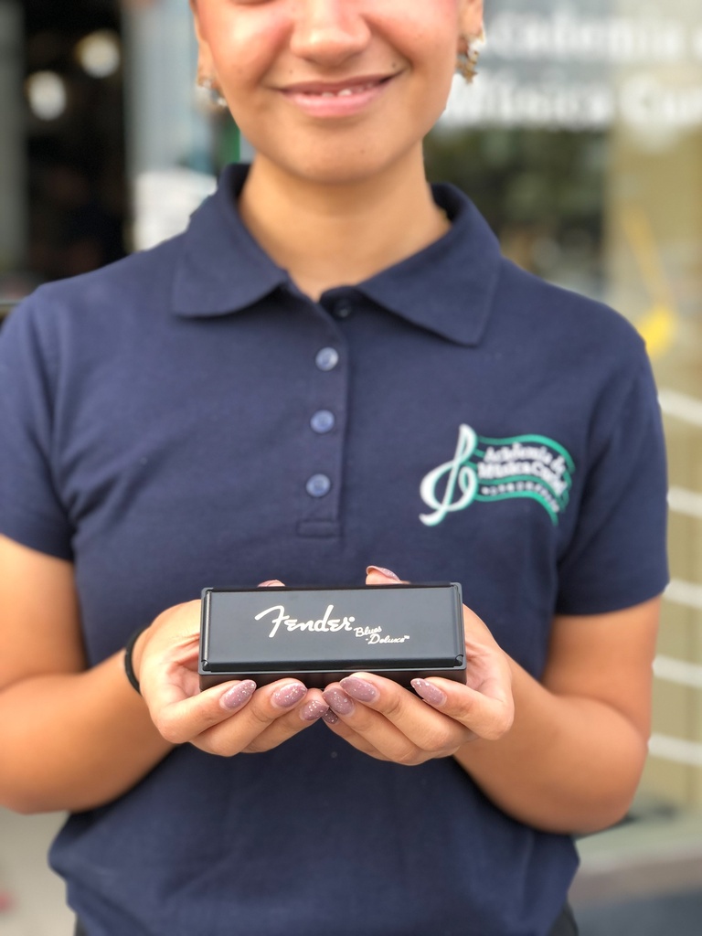 Armónica Fender Blues Deluxe Harmonica en La, Modelo 990701003, 2300