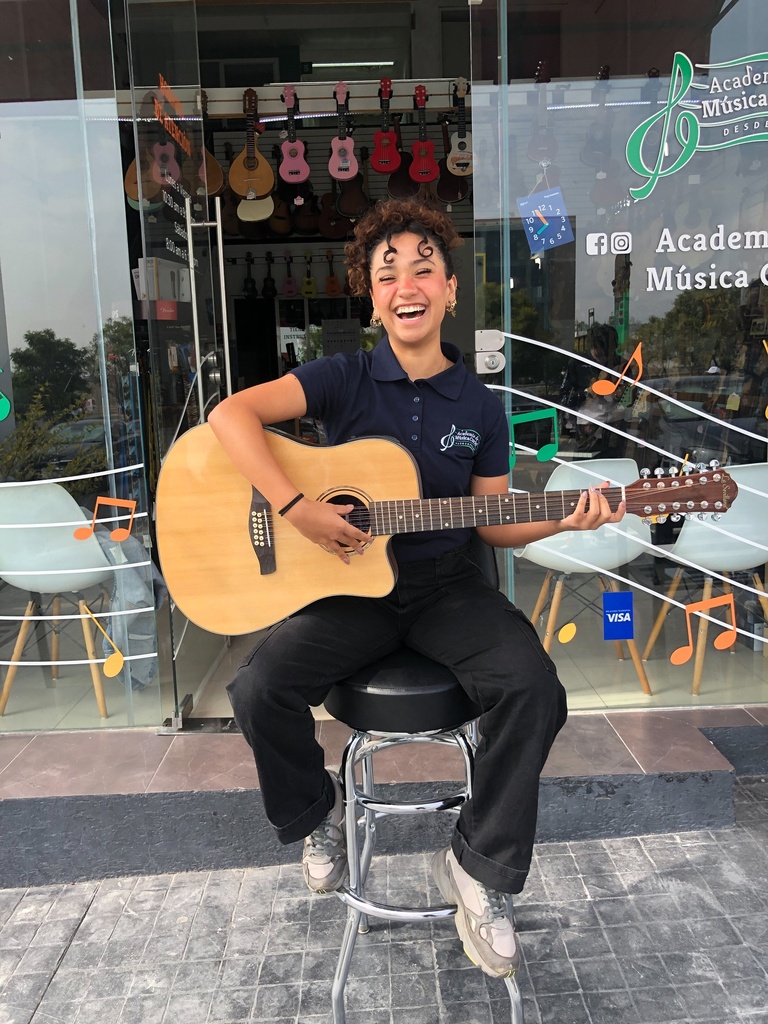 Doce Rola Guitarra de 12 Cuerdas La Sevillana Electroacústica TX-1200CEQ